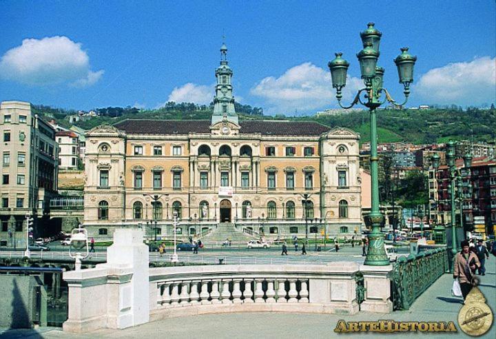 Lux Cityhall + Parking Μπιλμπάο Εξωτερικό φωτογραφία